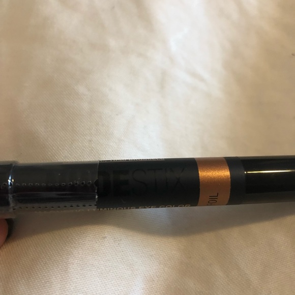 Nudestix MAGNETIC LUMINOUS EYE COLOR - Picture 2 of 3